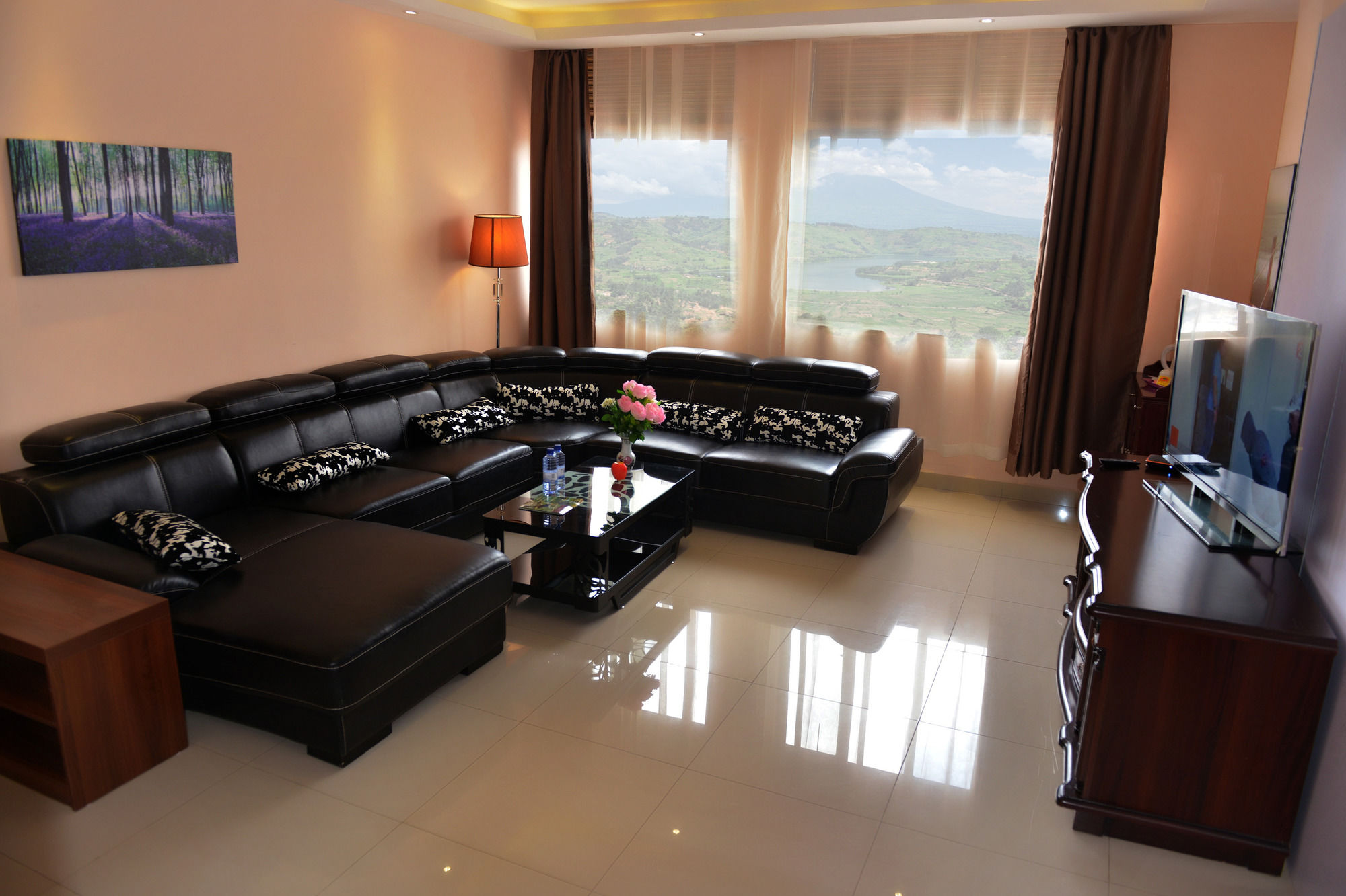 Фото 2000 Hotel Downtown Kigali