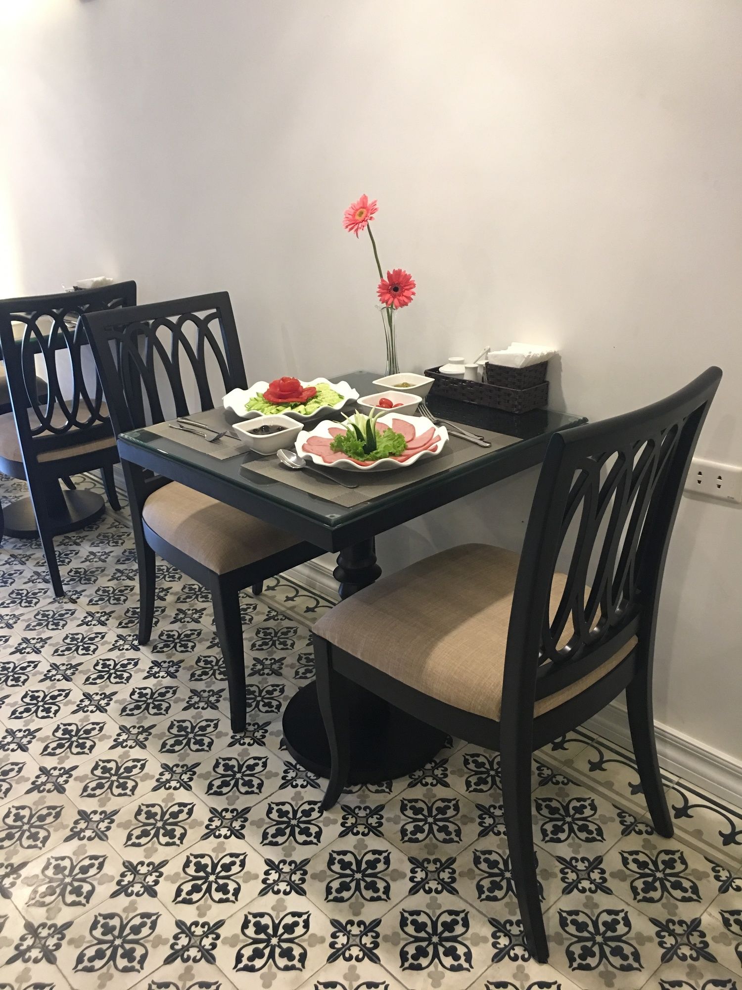 Фото Golden Rooster Hotel