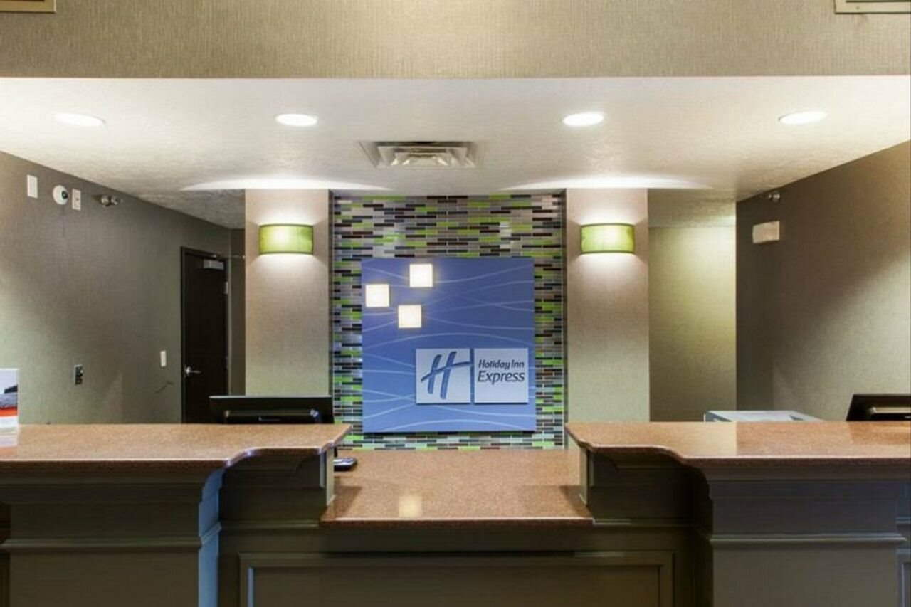 Фото Holiday Inn Express & Suites Brandon, an Ihg Hotel