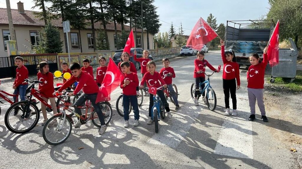 Primary school Reis Martyr Bekir Ozer Primary School, Aksehir, photo