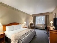 Фото Ramada by Wyndham Olympia