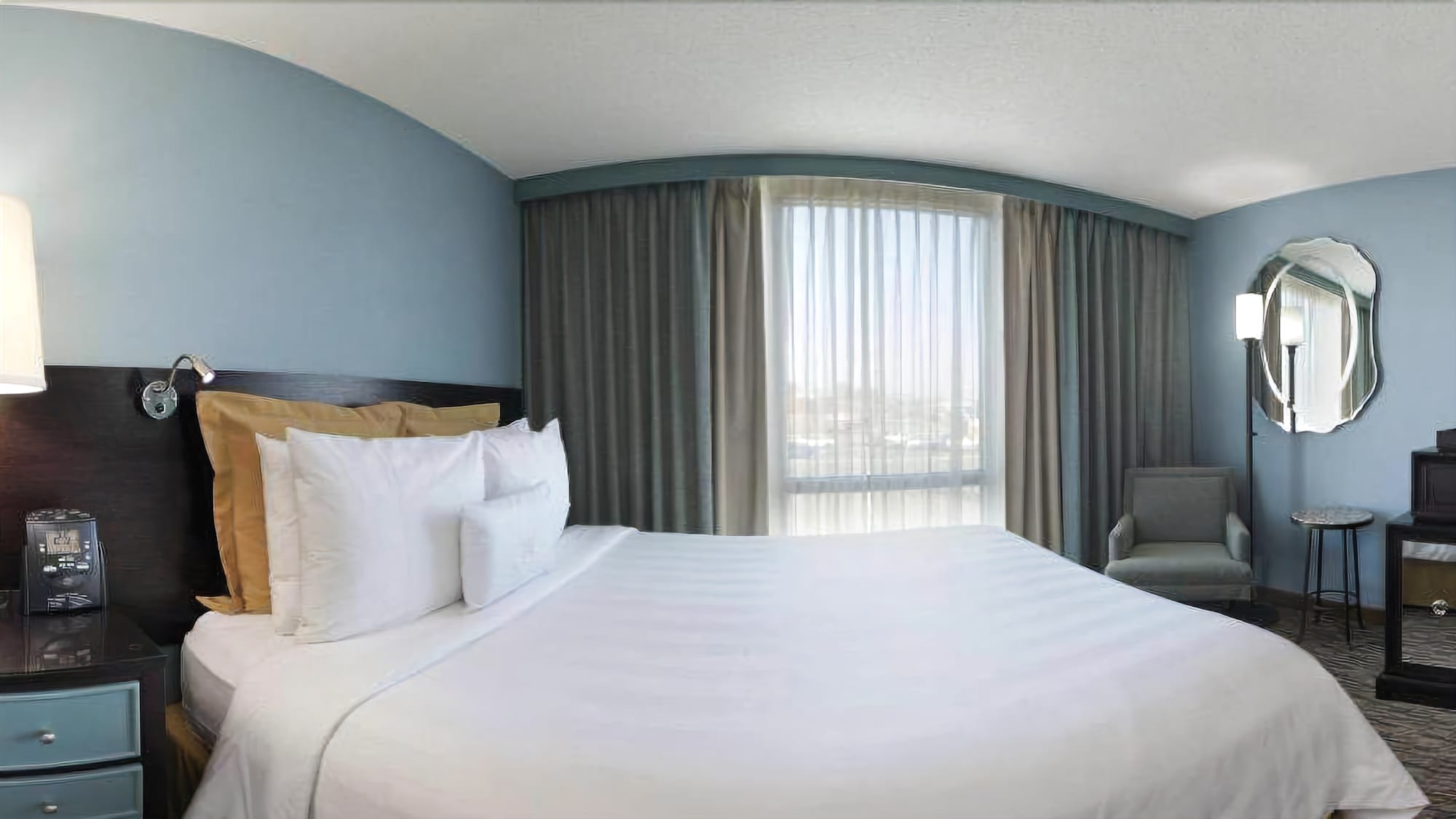 Фото Crowne Plaza Lombard Downers Grove, an Ihg Hotel