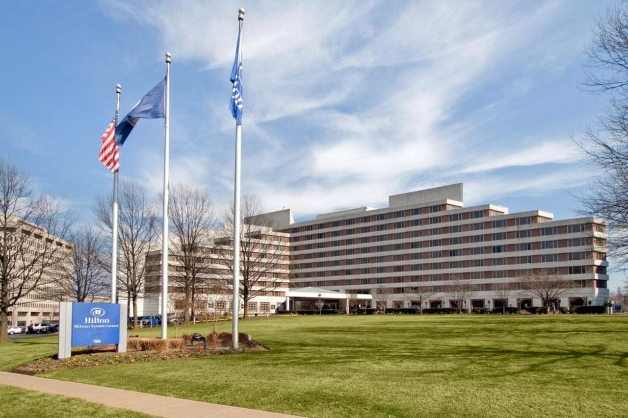 Фото Hilton McLean Tysons Corner