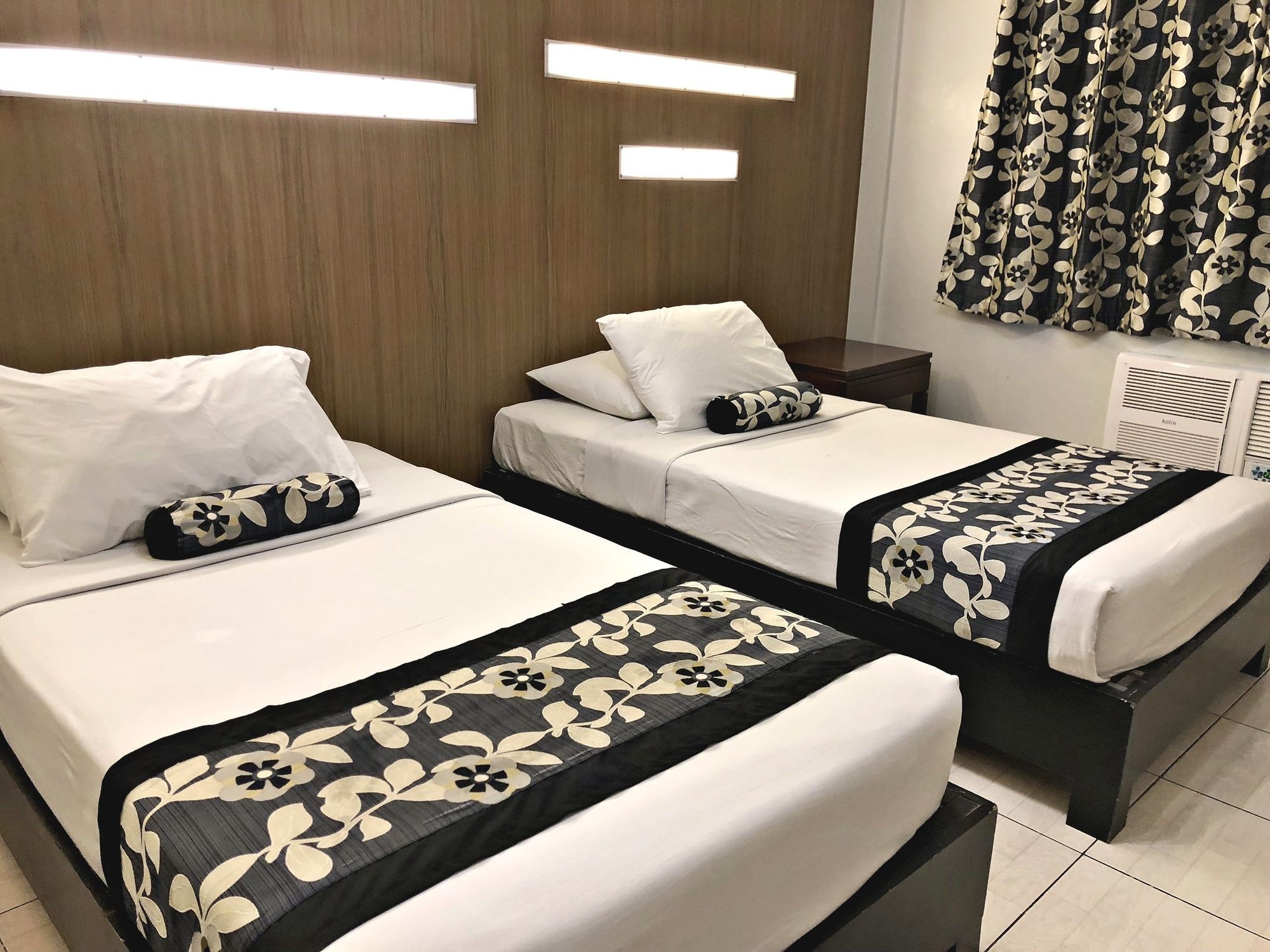 Фото Jupiter Suites