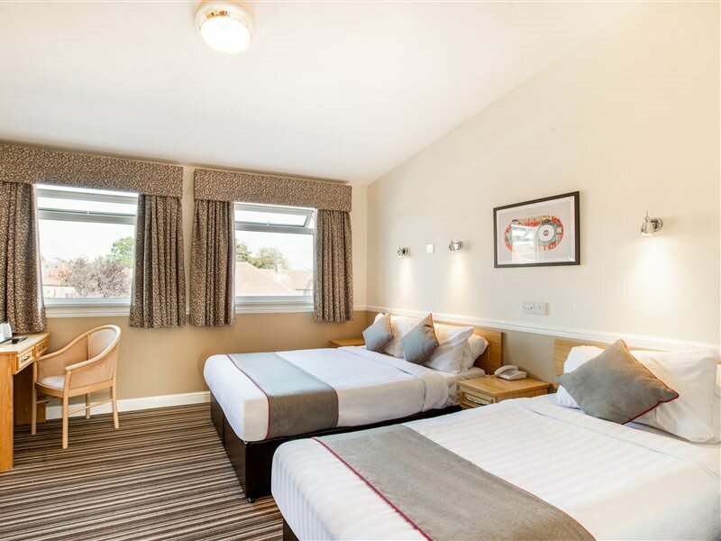 Фото Oyo Dene Hotel