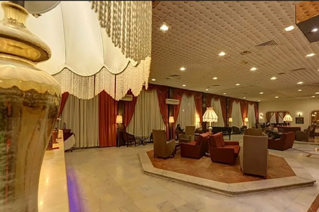 Фото Parsian Enghelab Hotel