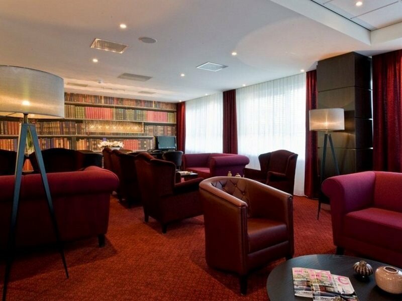 Фото Holiday Inn Express Amsterdam - Sloterdijk Station, an Ihg Hotel