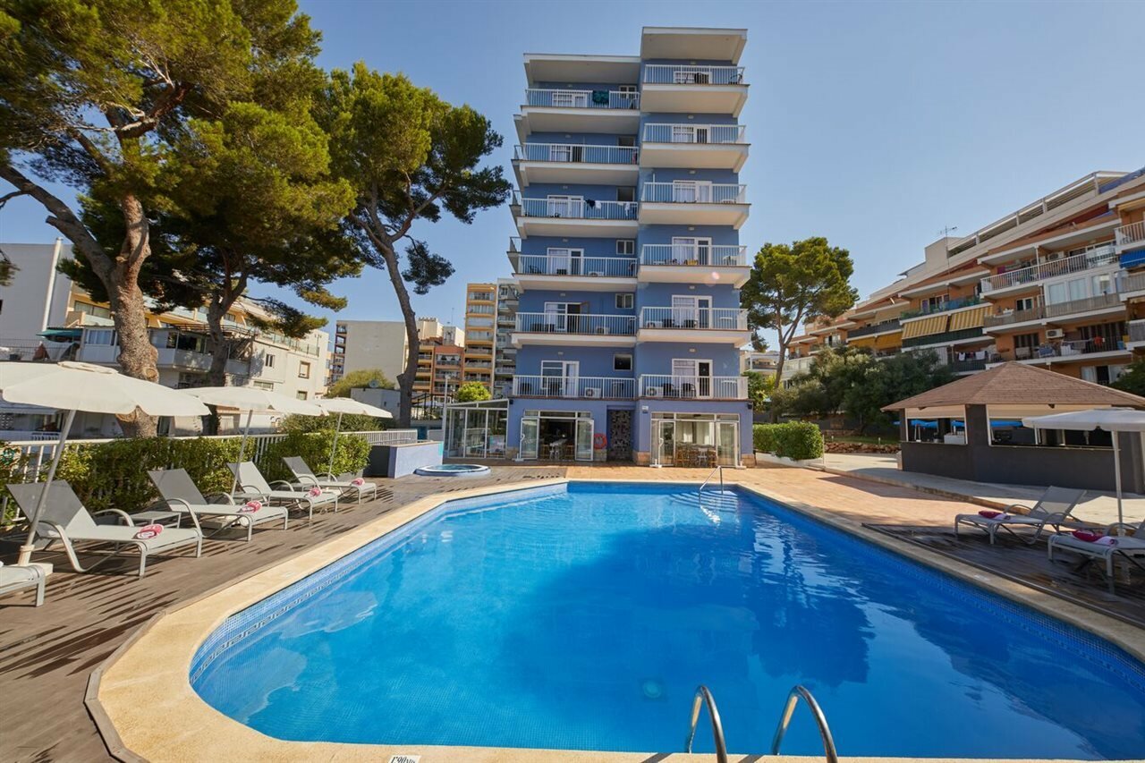 Фото отеля 1