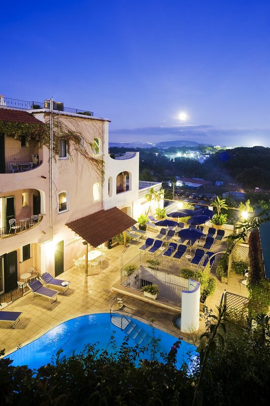Гостиница Hotel Bellevue Benessere & Relax