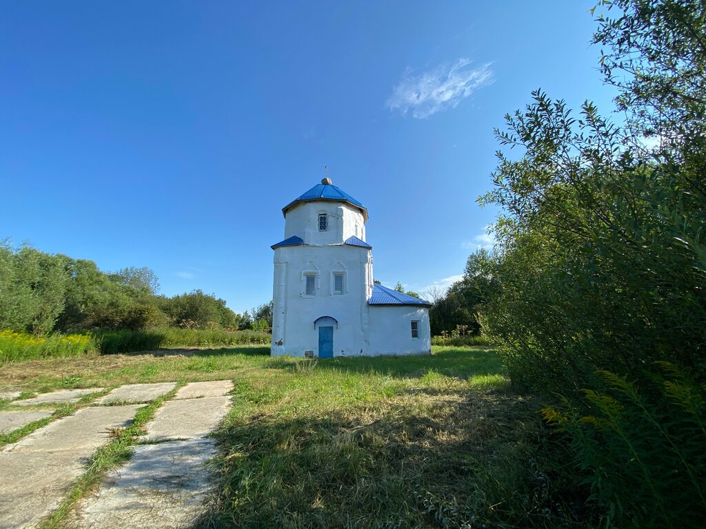 كنيسة أرثوذكسية Tserkov Uspeniya Presvyatoy Bogoroditsy V Belomutovo ، ، صورة