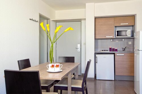 Апартаменты Sejours & Affaires Manosque Moulin Neuf в Маноске