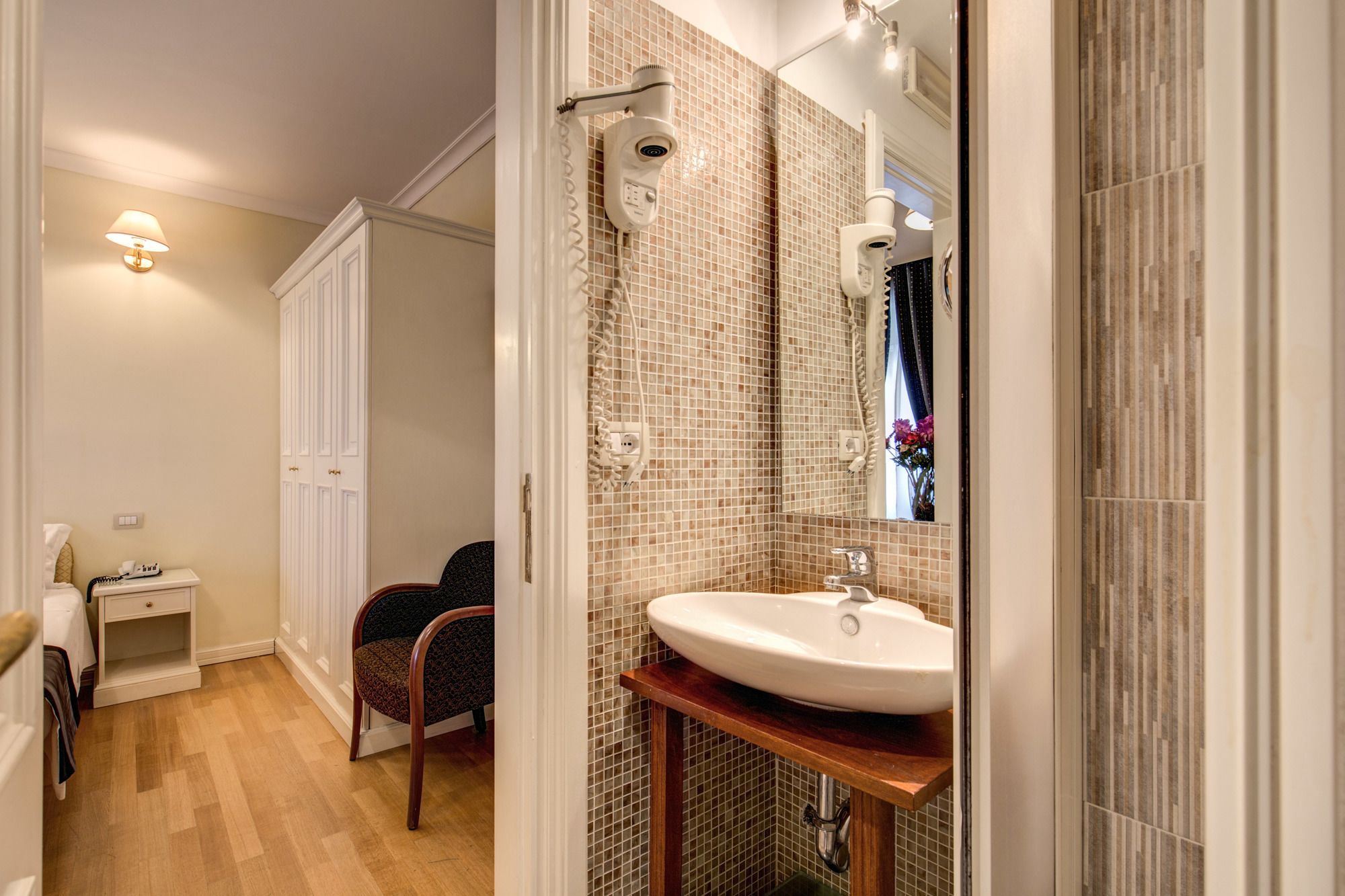 Фото Flann O'Brien Rooms