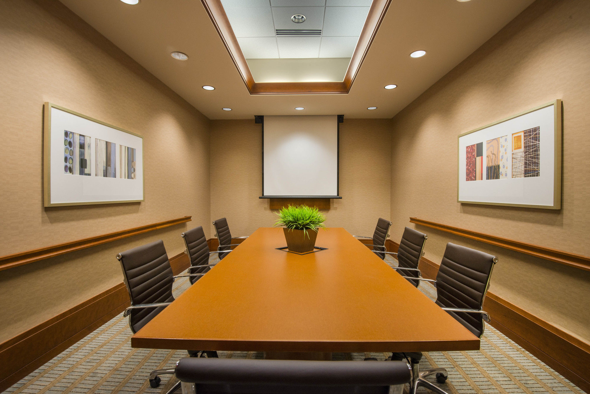 Фото Hilton Garden Inn Portsmouth Downtown