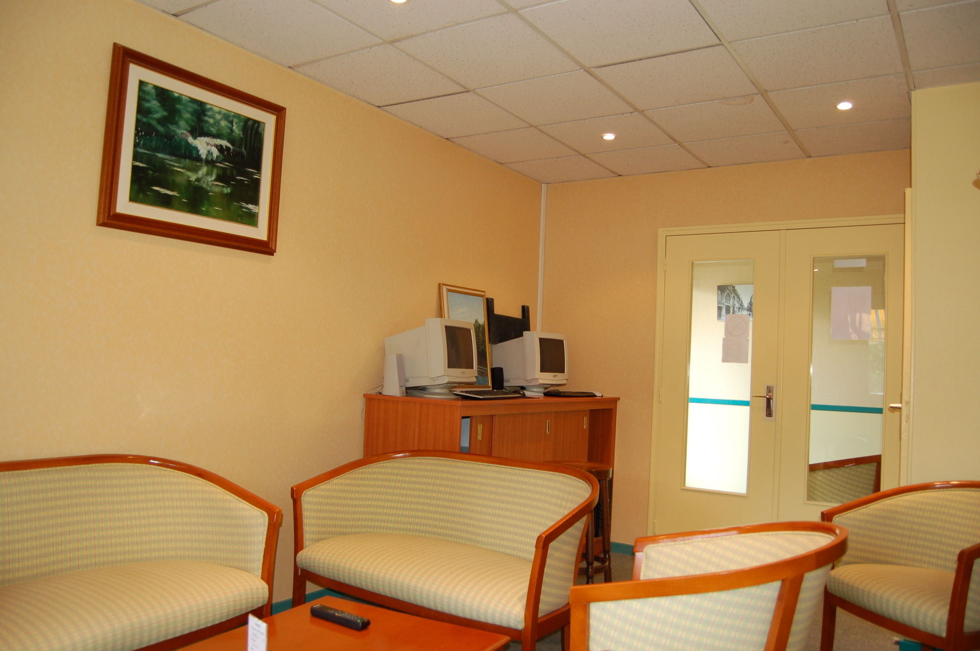 Фото Logis Hôtel Au Tambour