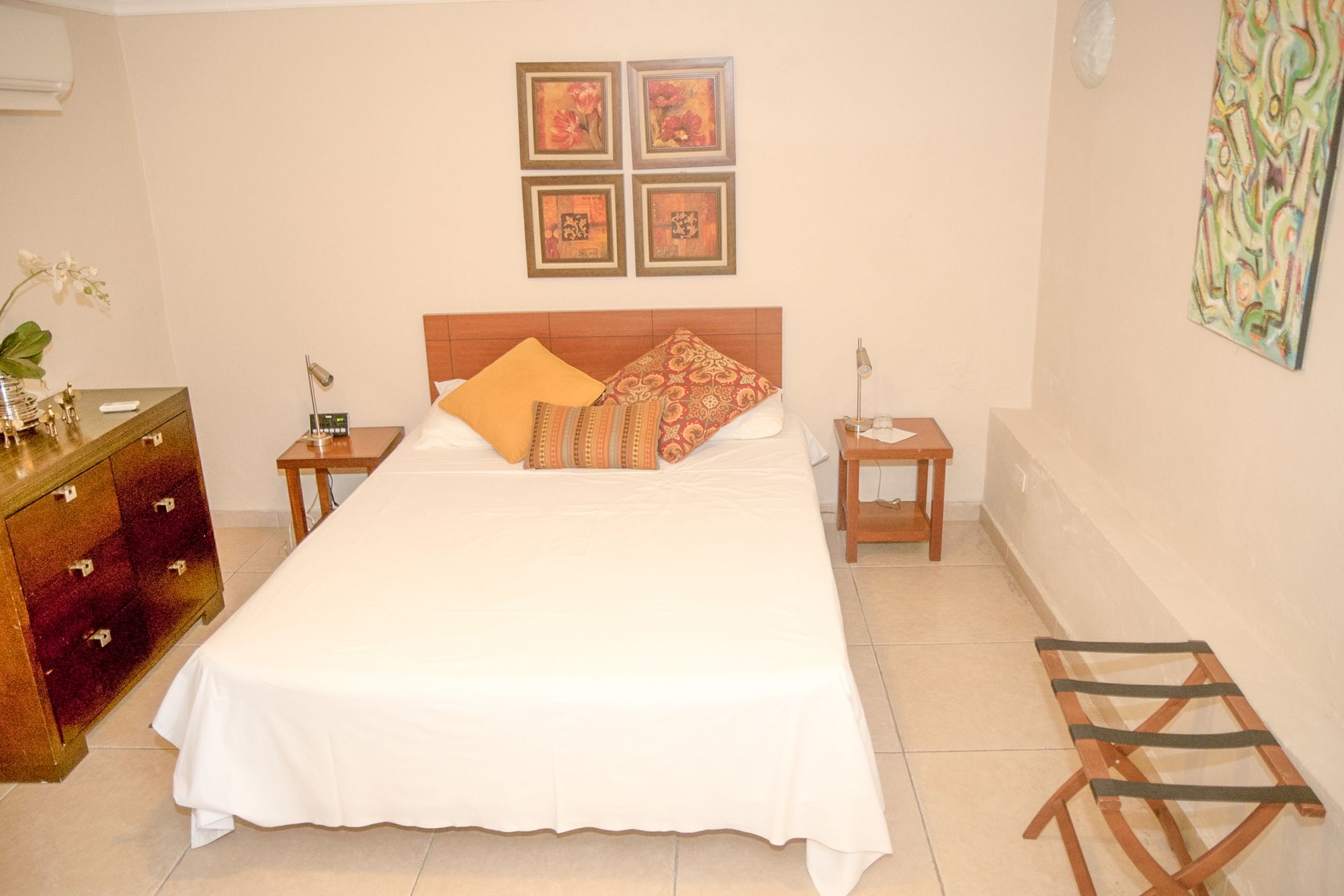 Фото Allamanda Hotel