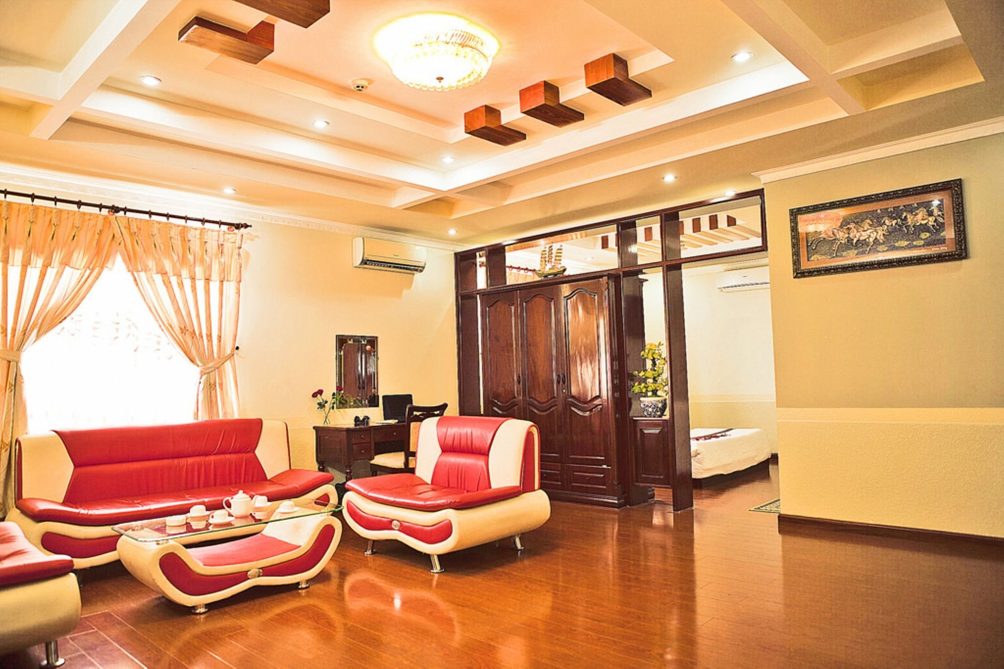 Фото Lan Vy Hotel