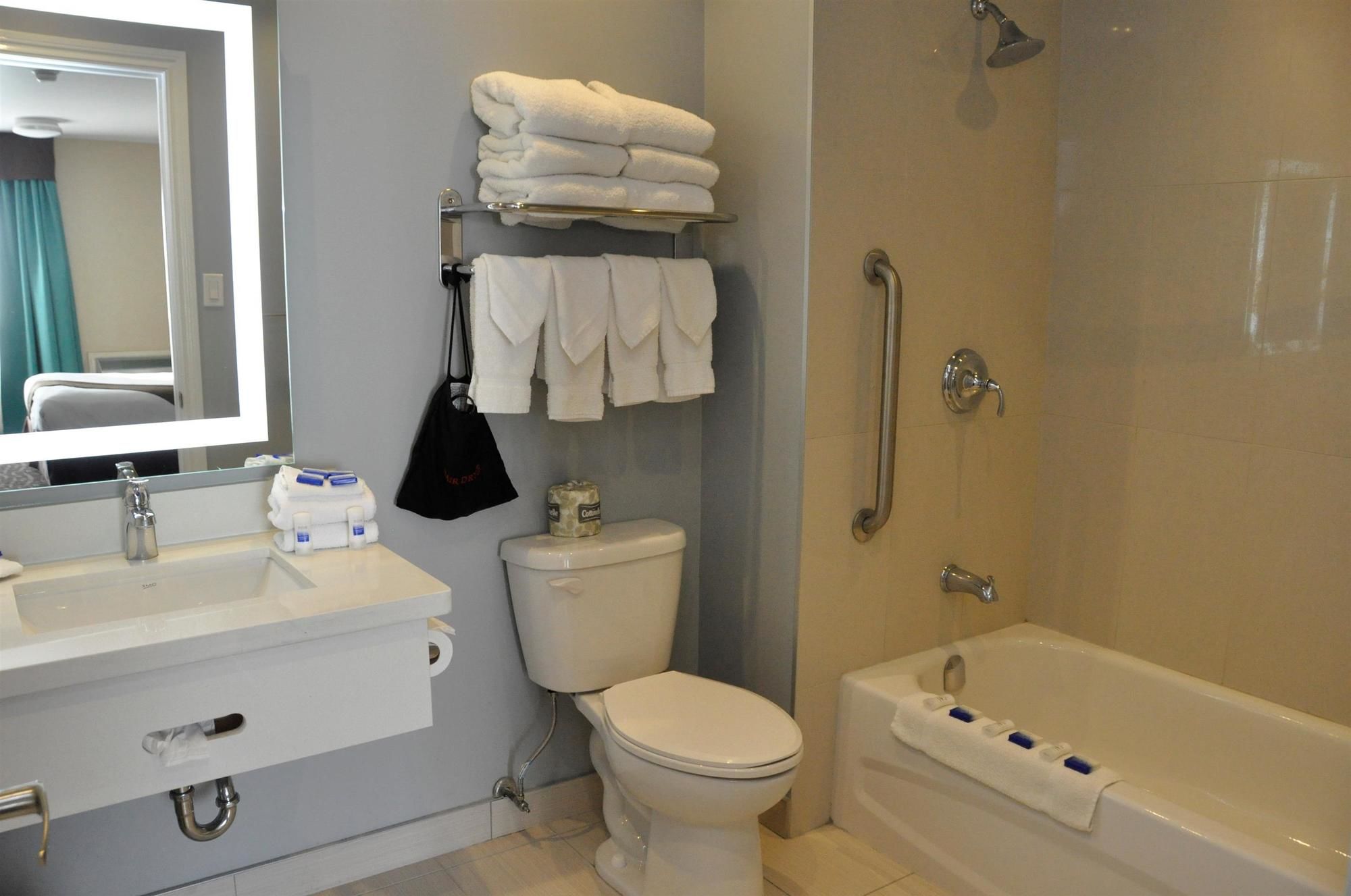 Фото Best Western Plus Barrie