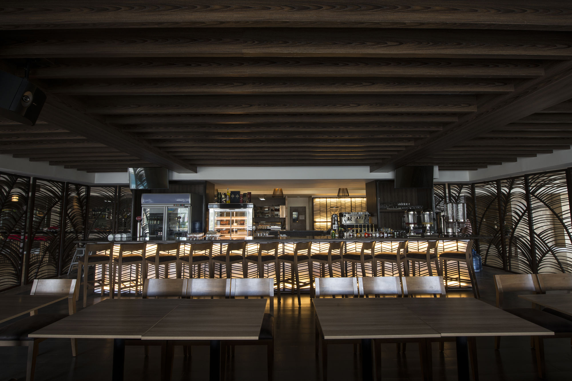 Фото Newtown Plaza Hotel