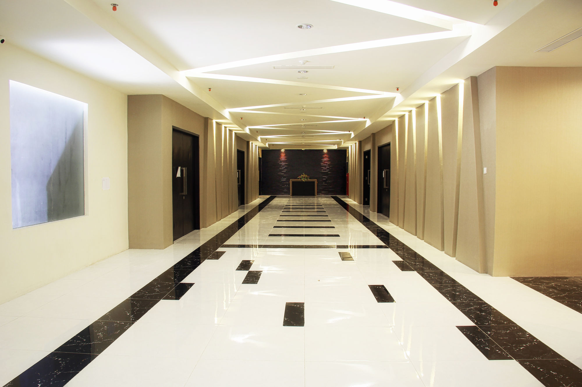 Фото The Sun Hotel Madiun