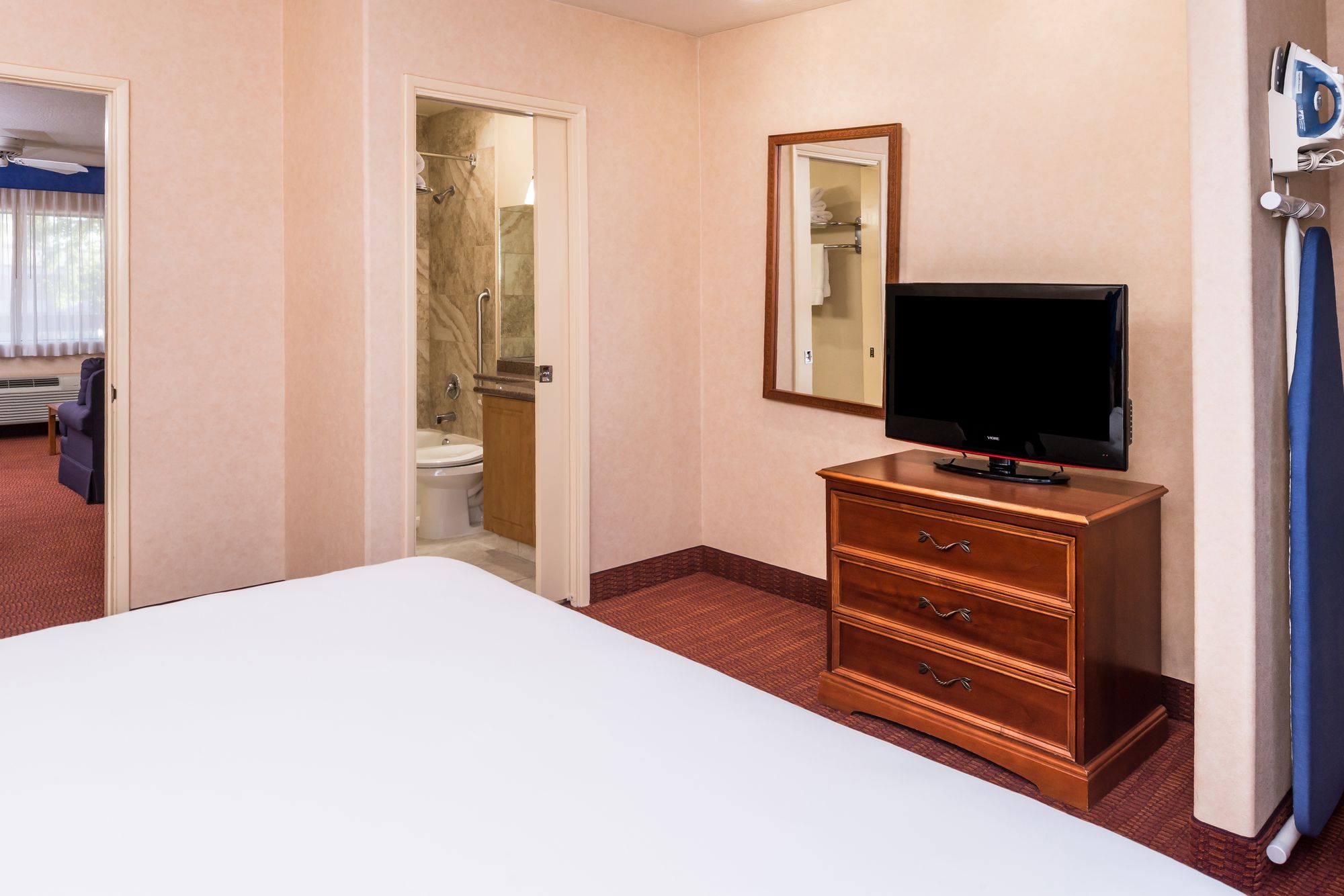 Фото La Fuente Inn & Suites