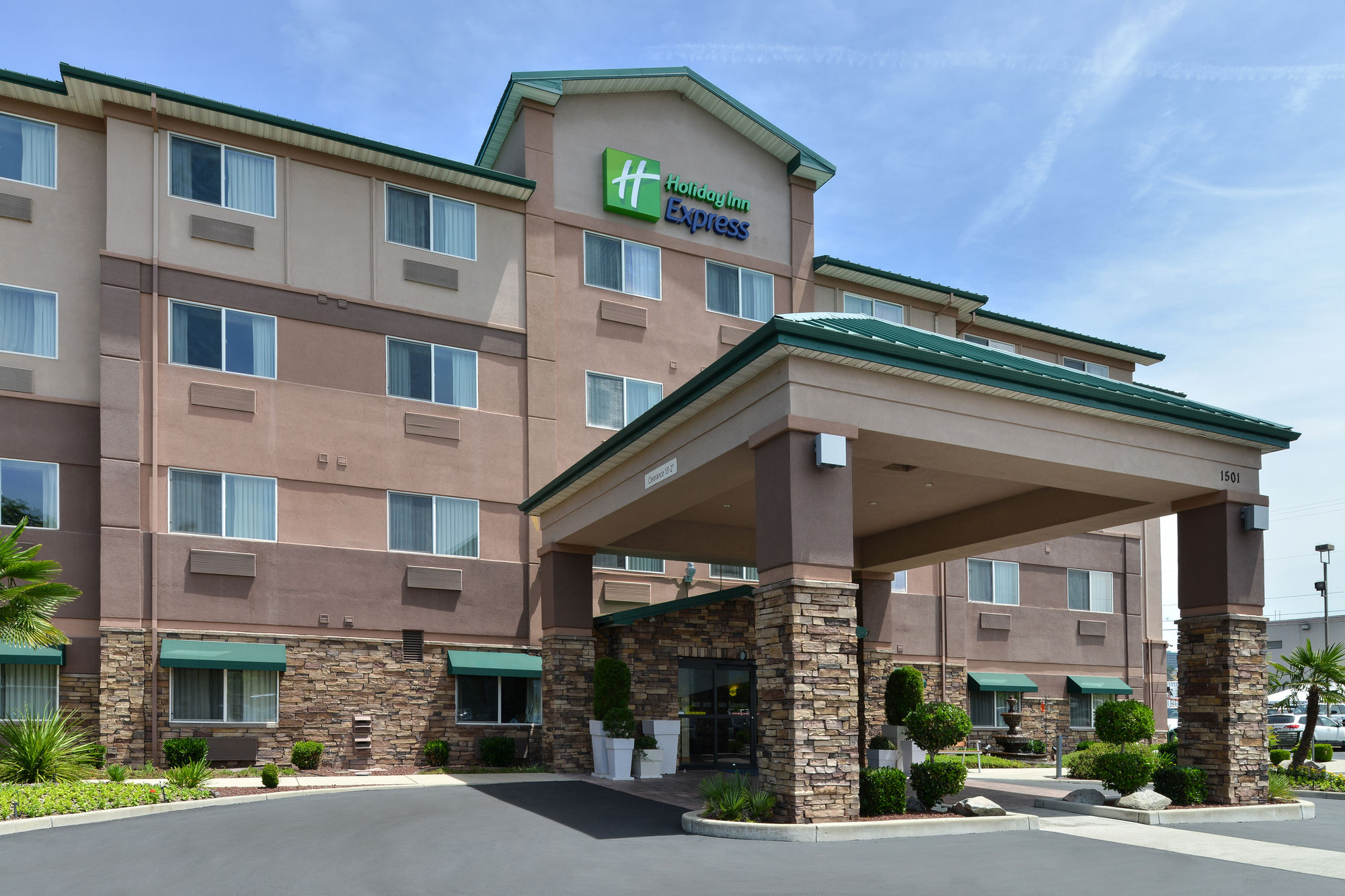 Фото Clarion Pointe Medford