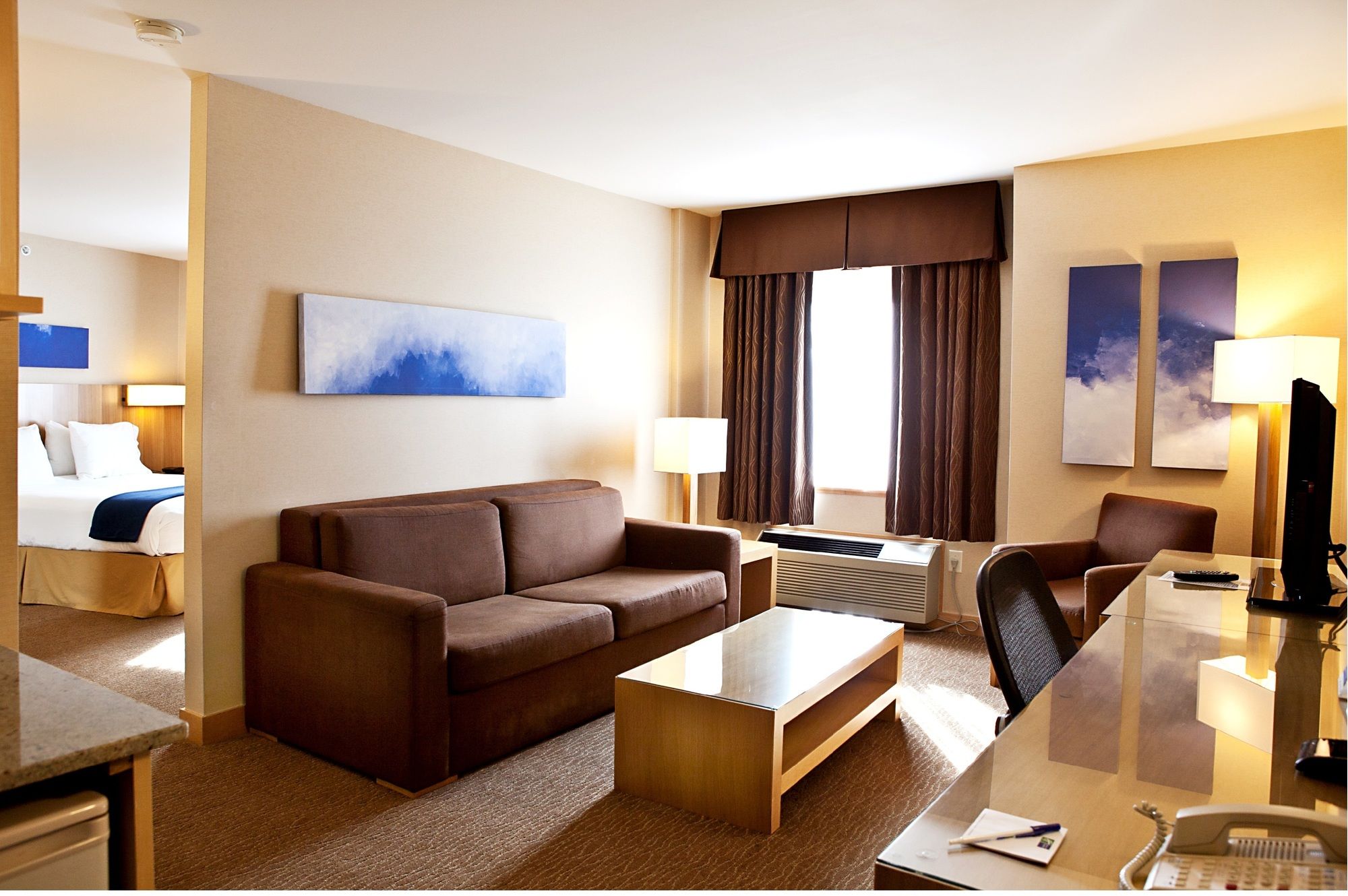 Фото Holiday Inn Express & Suites Langley