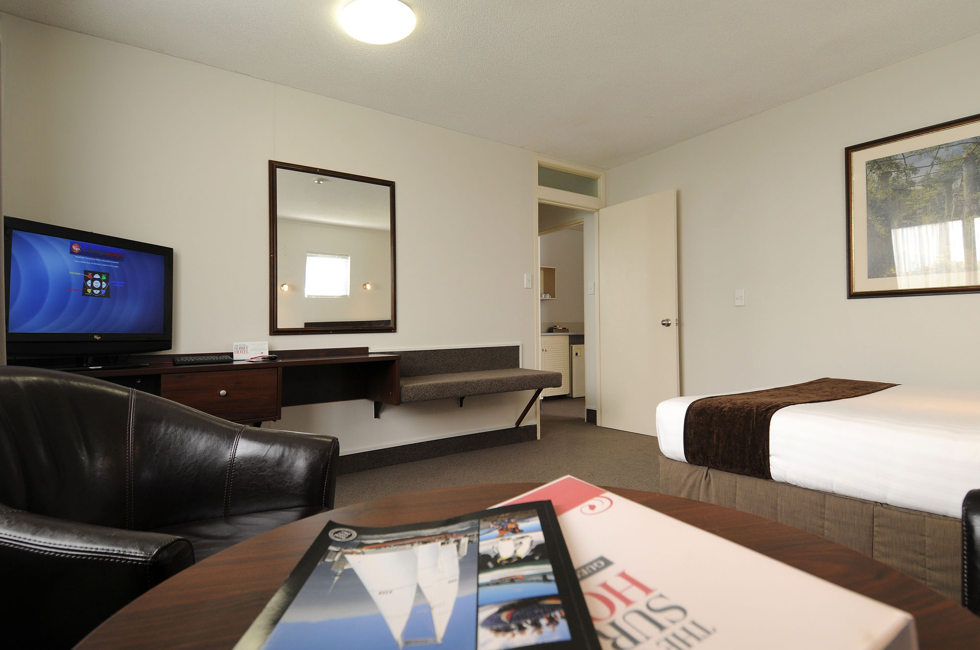 Фото The Surrey Hotel