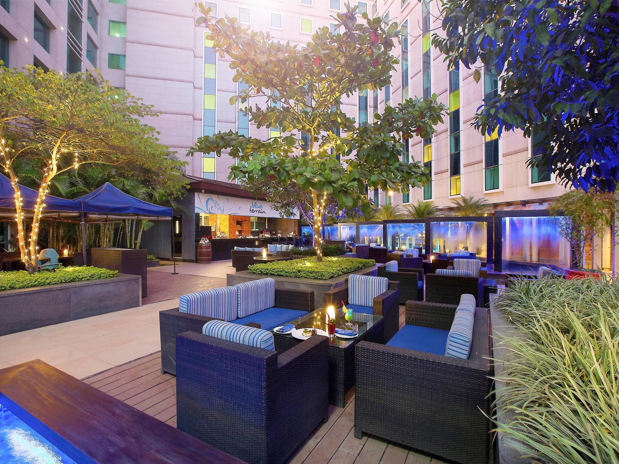 Фото Novotel Bengaluru Outer Ring Road