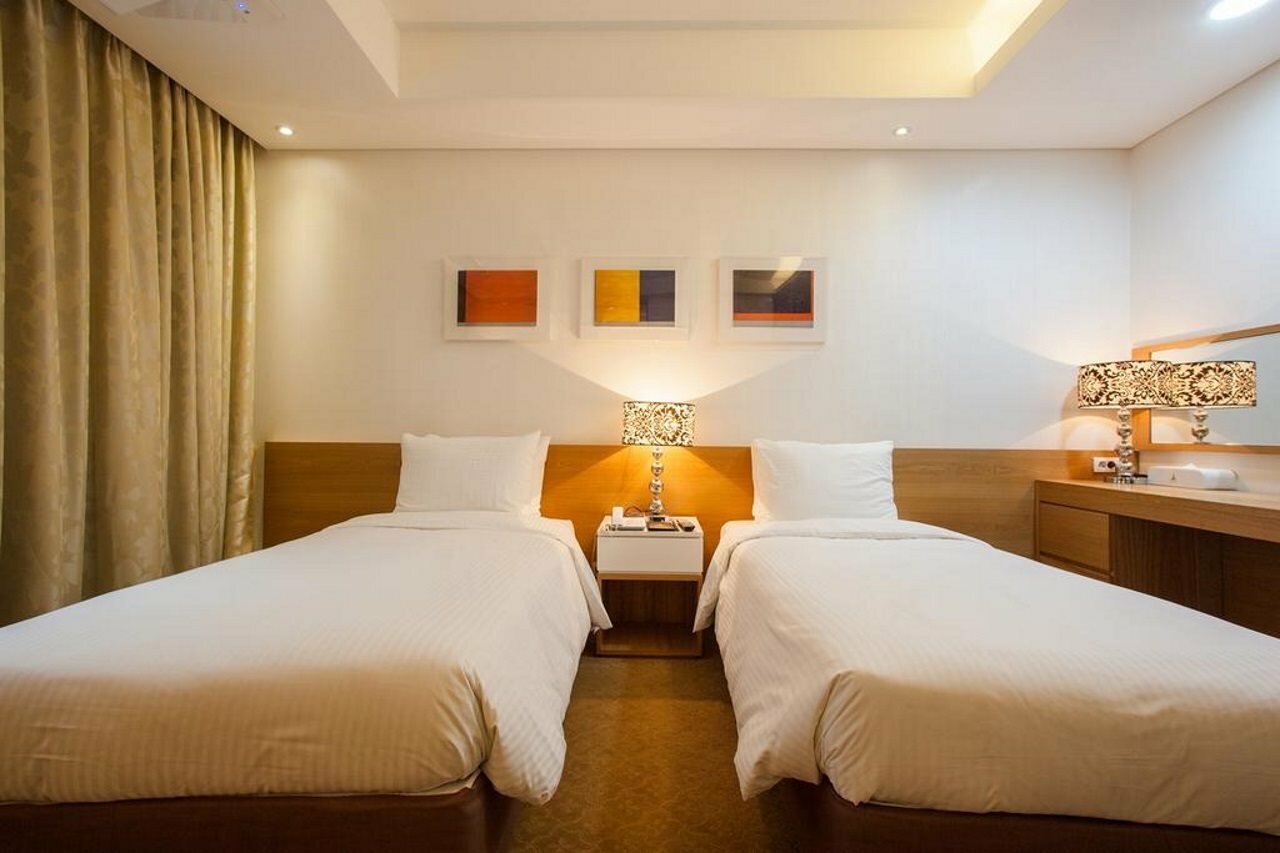 Фото Pharos Hotel