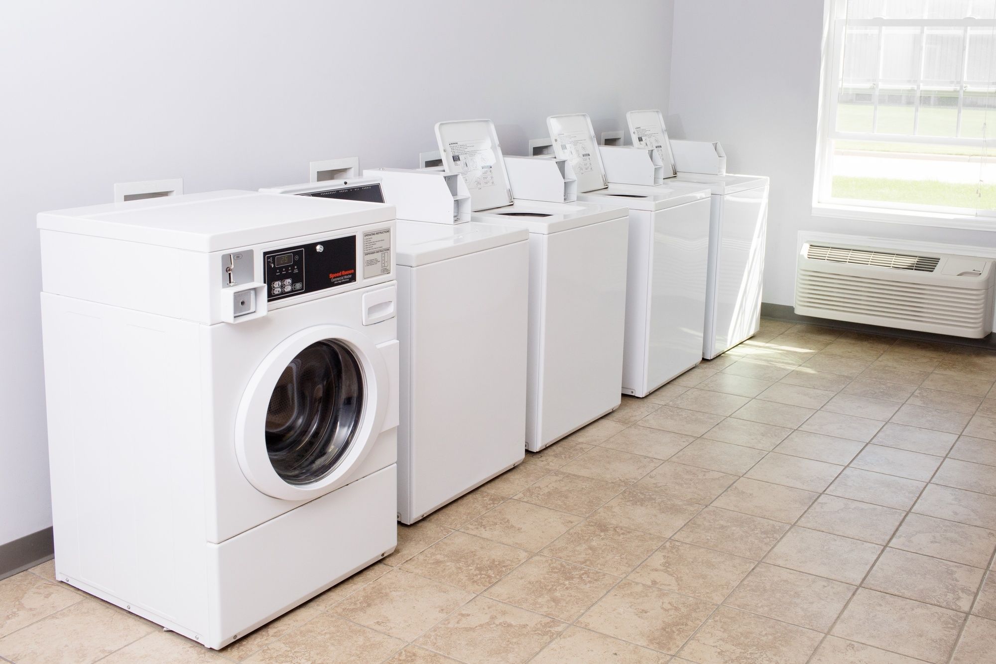 Фото Red Roof Inn & Suites Dickinson