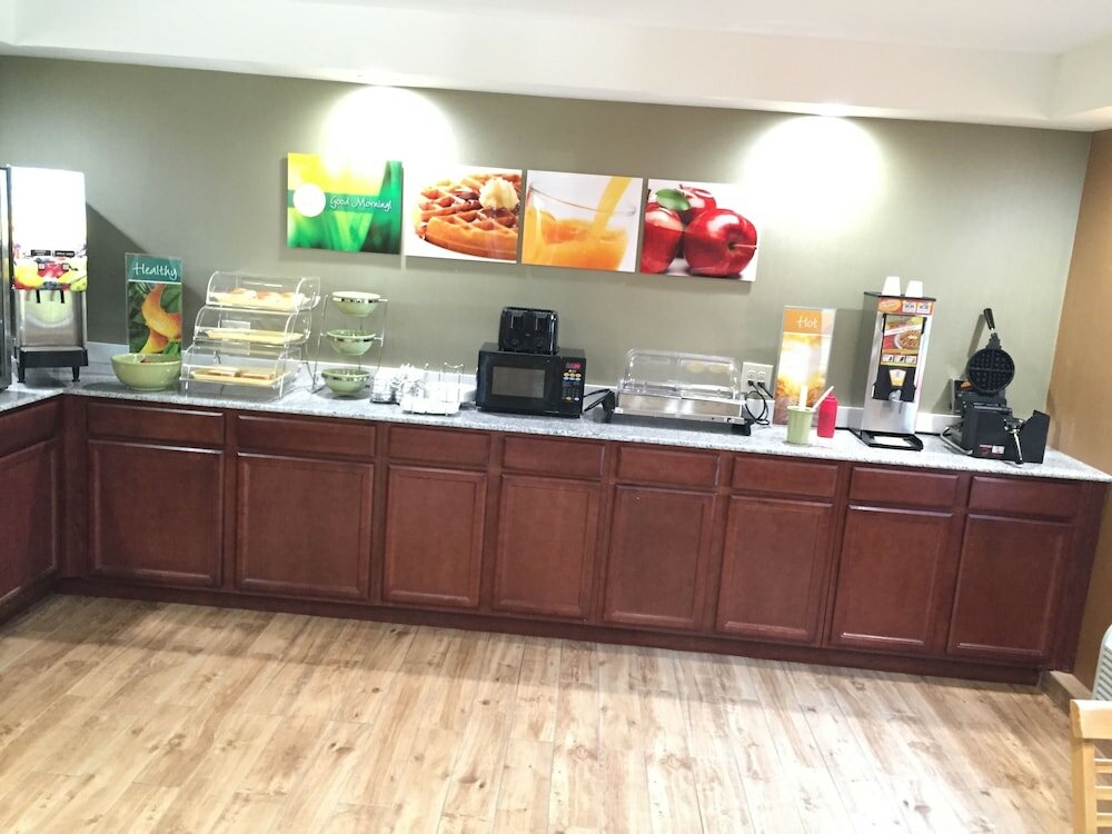 Фото Quality Inn Near Pimlico Racetrack