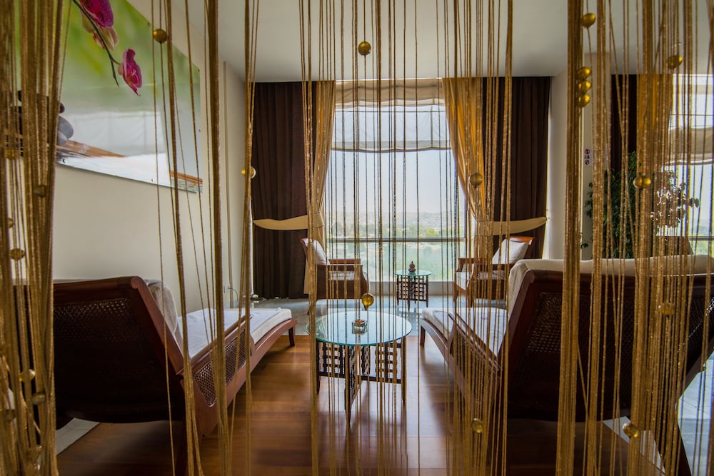 Фото Dushanbe Serena Hotel