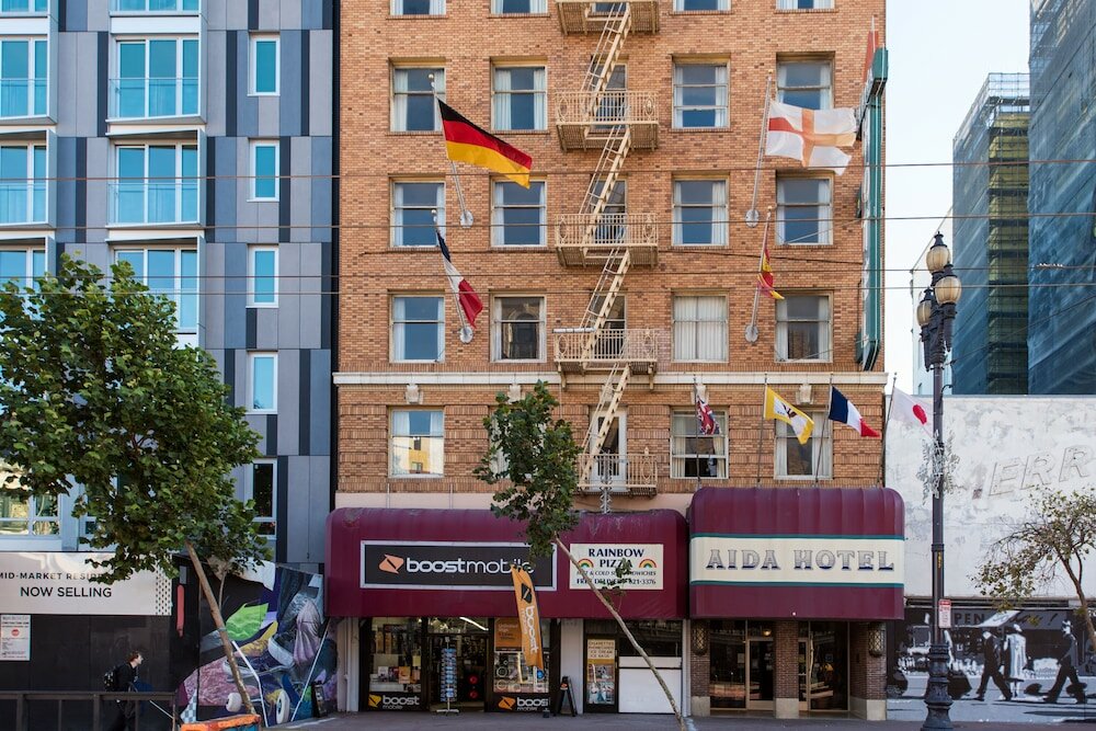 Фото отеля 1