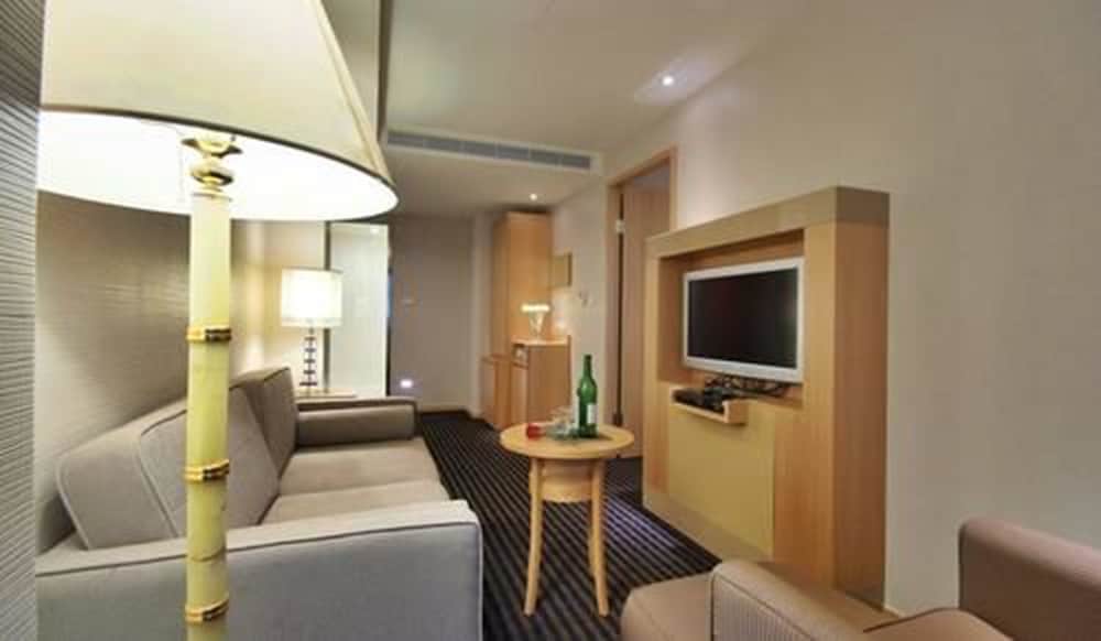 Фото Tokyo International Hotel