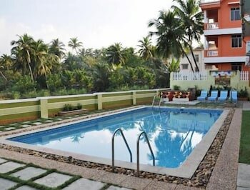 Фото A's Holiday Beach Resort