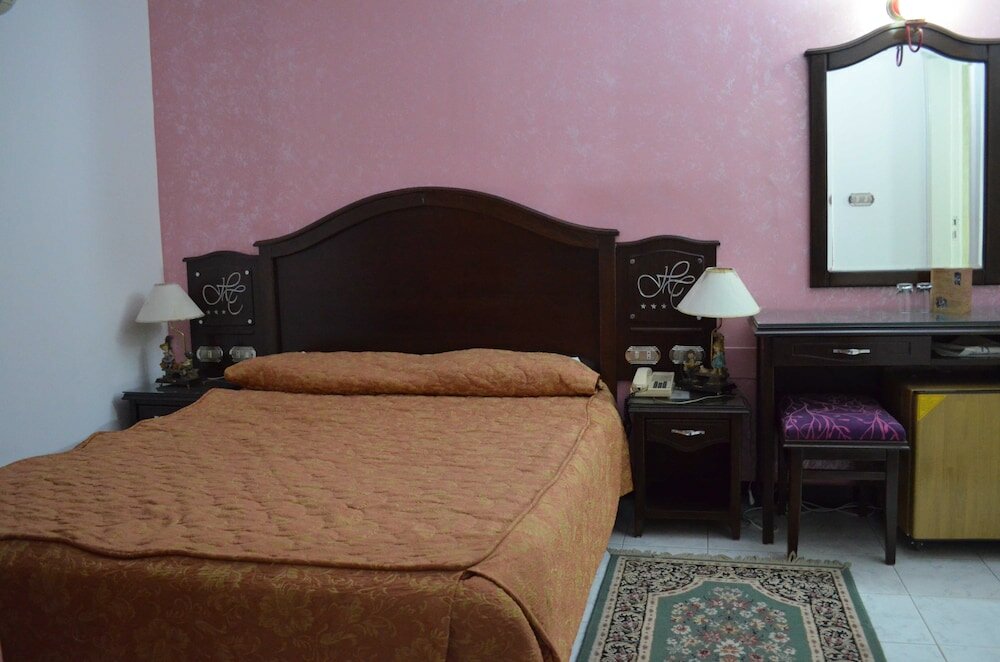 Фото Happy City Hotel