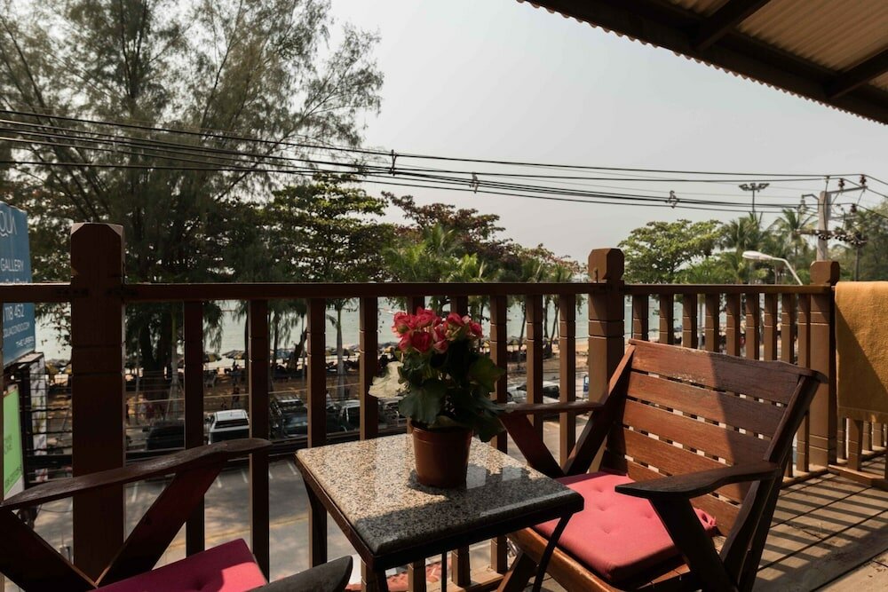 Фото Jomtien Boathouse