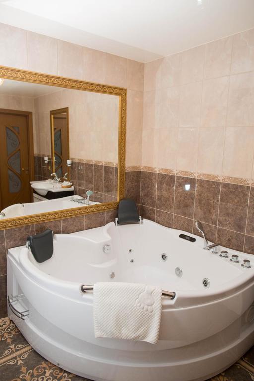 Фото Золотая Лилия