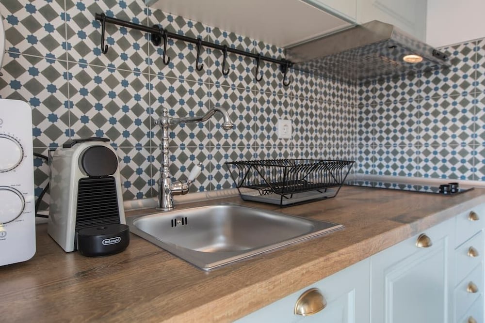 Фото Sunny Studio in City Center