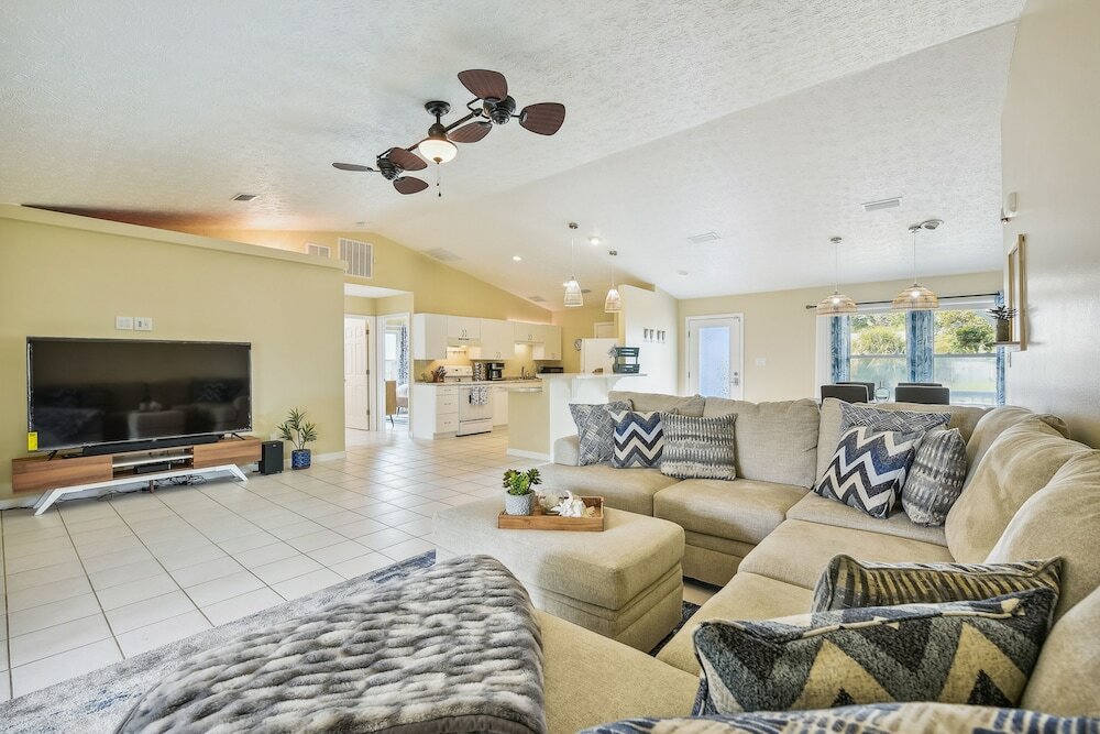 Фото Memory Float by Book That Condo