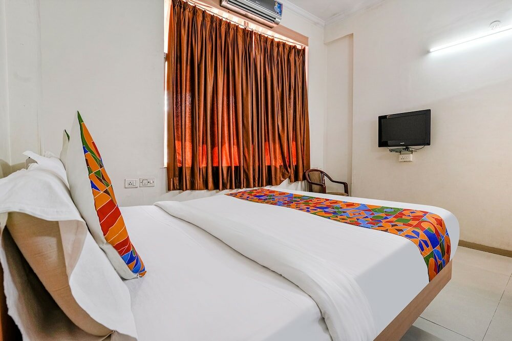 Фото Fabexpress Shanti Inn