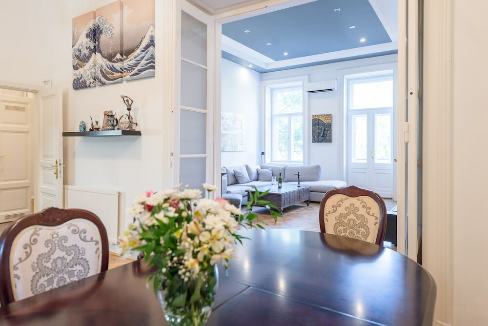 Фото Venus Apartments - Broadway I