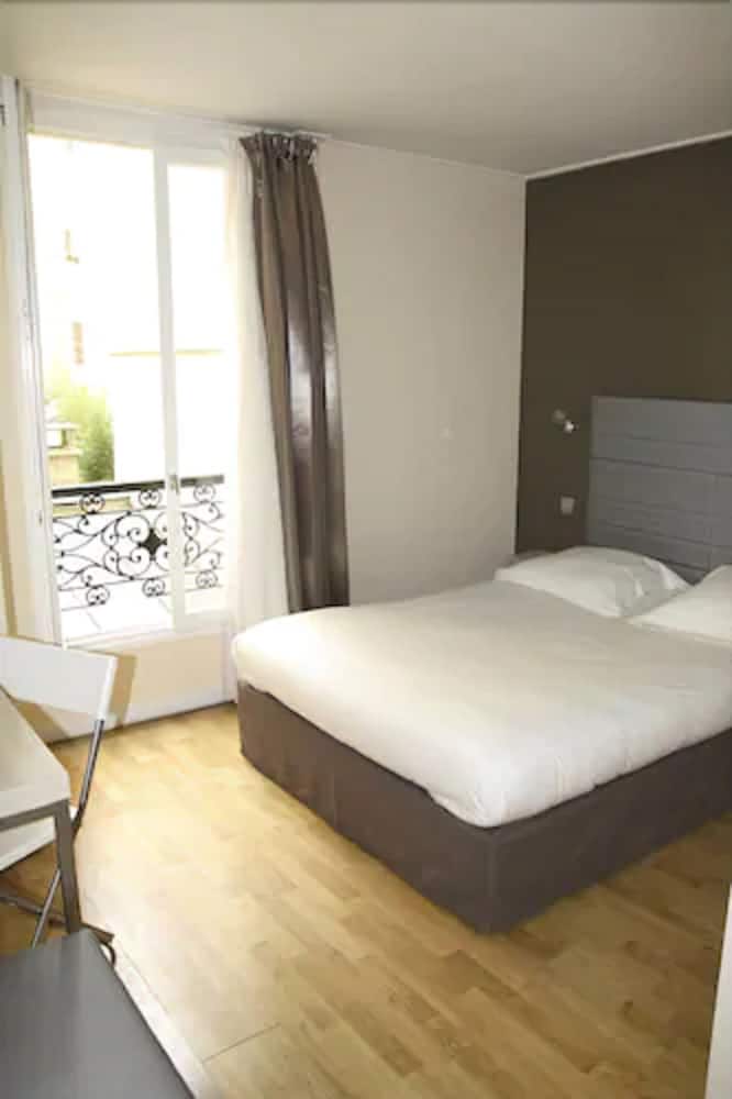 Фото Paris Legendre