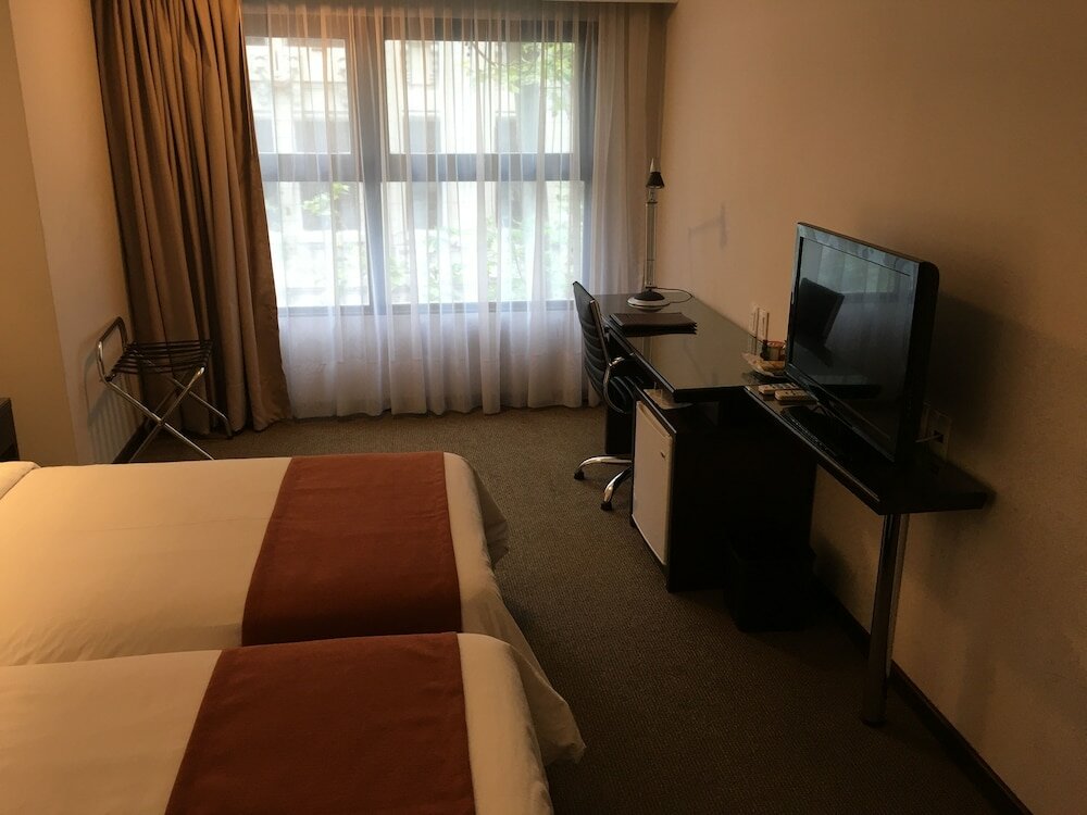 Фото Crystal Tower Hotel