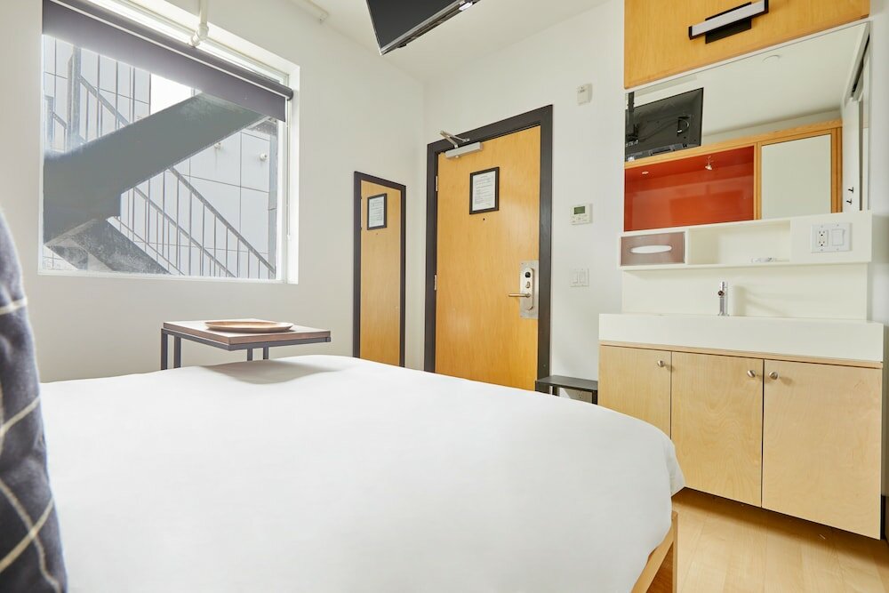 Фото The Beverley Hotel Queen West, Sonder