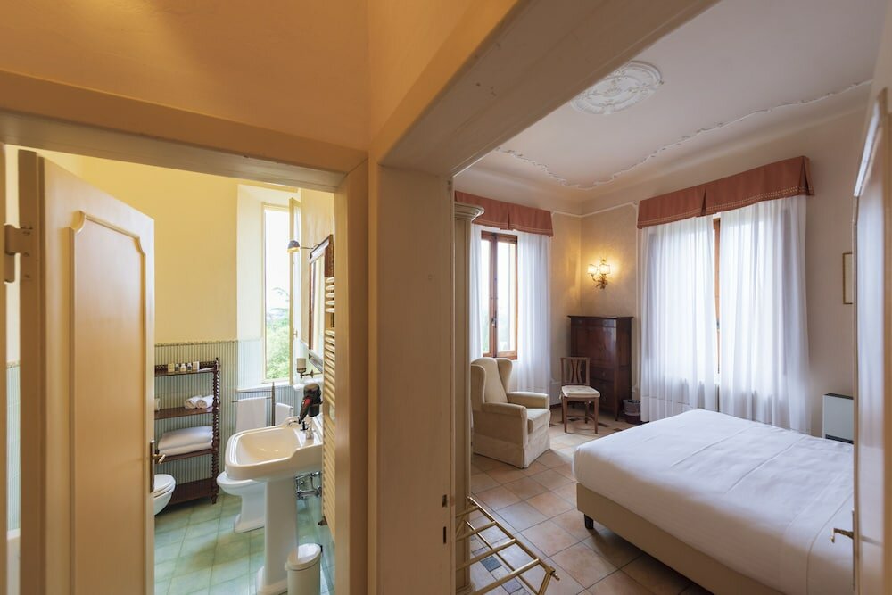 Фото Hotel Villa Scacciapensieri