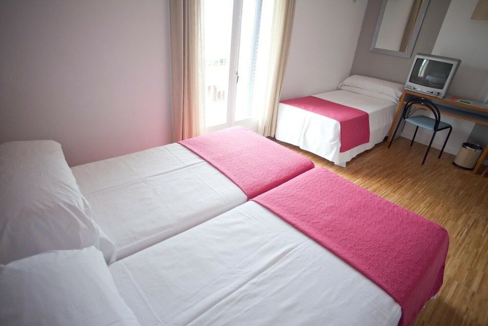 Фото Hotel Subur