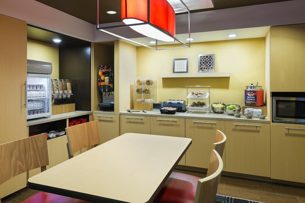 Фото TownePlace Suites by Marriott Pensacola
