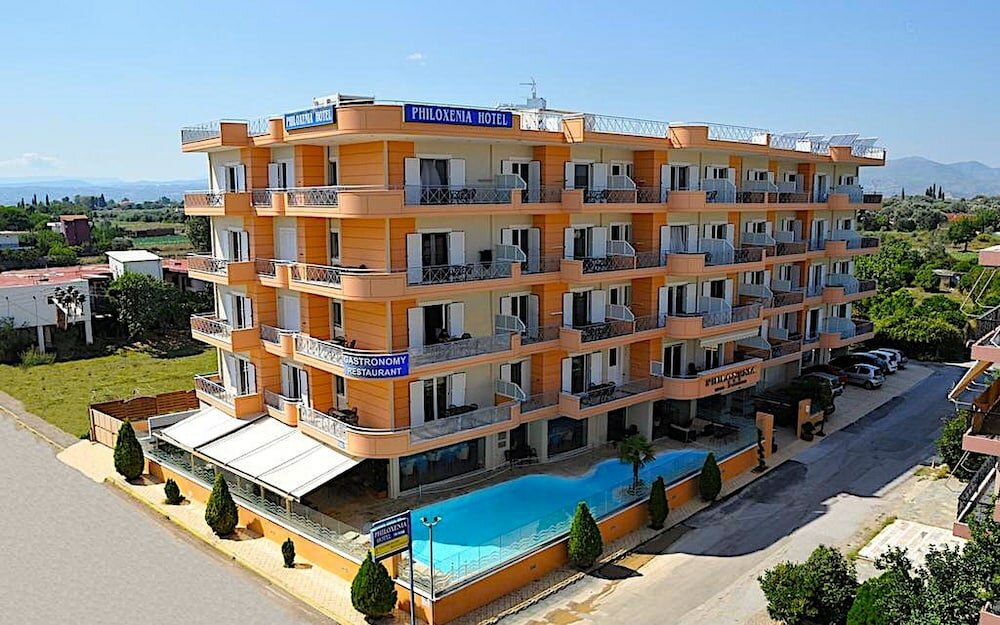 Фото отеля 2