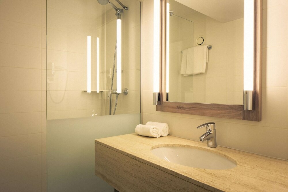 Фото Hotel Kyriad Paris Est - Bois De Vincennes